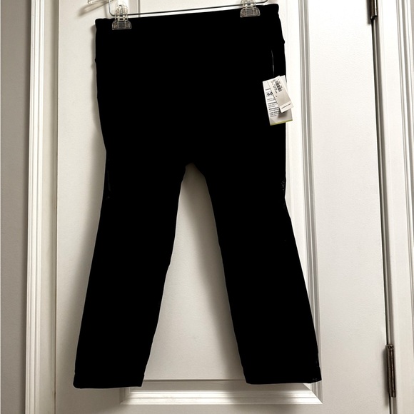 Old Navy women’s Black Leggings - Picture 1 of 5